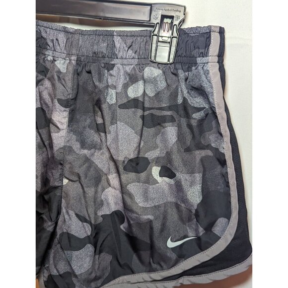 NIKE Dri-Fit Tempo Black And Gray Camo Size Medium Lined Drawstring Athletic - Picture 3 of 15